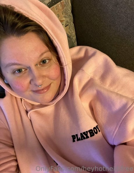 heyhotheidifree onlyfans naked pics