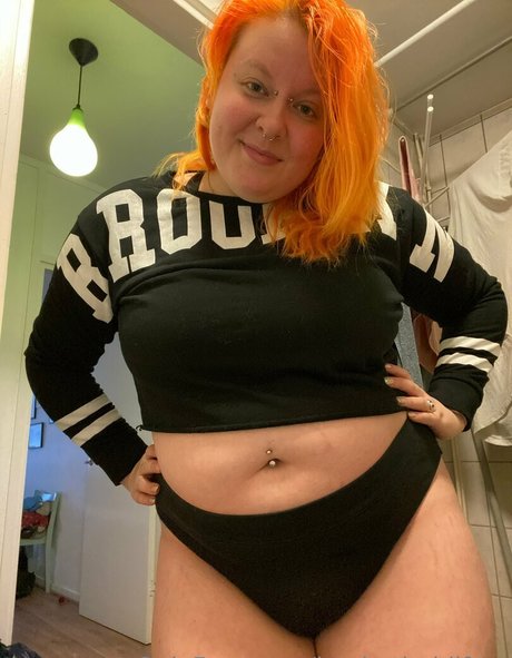 heyhotheidifree only fans naked