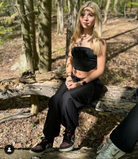 missadelade onlyfans leak ass