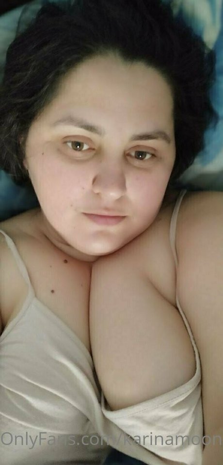 karinamoonn onlyfans images