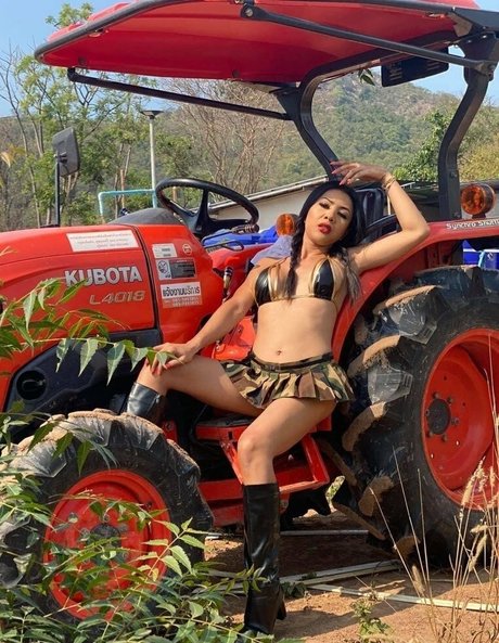 ladyboyfernfern only fans leak