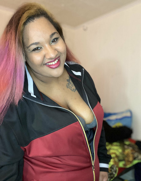 queen coco21 onlyfans topless