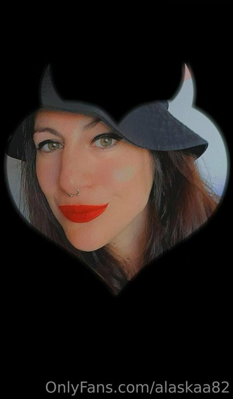 alaskaa82 onlyfans boobs