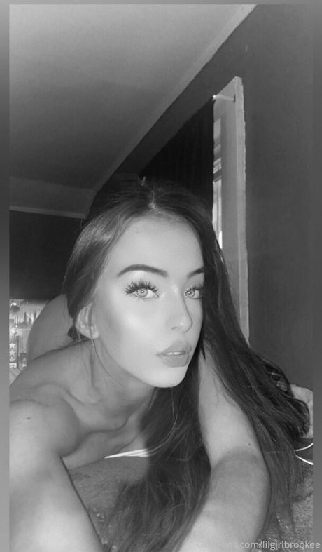 lilgirlbrookee naked onlyfans