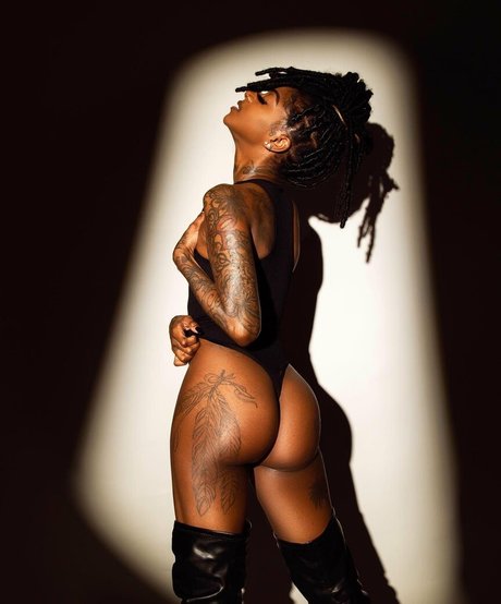 Zaria Linton porn onlyfans