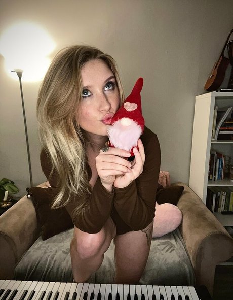 willowwhispers only fans pics