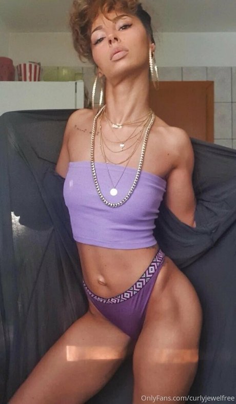 curlyjewelfree onlyfans nude porn