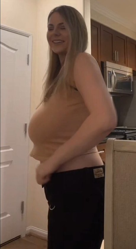 Emily V onlyfans nude