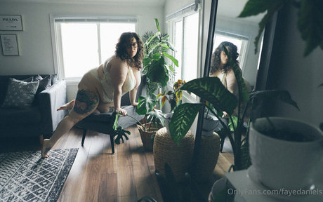 fayedaniels onlyfans striptease