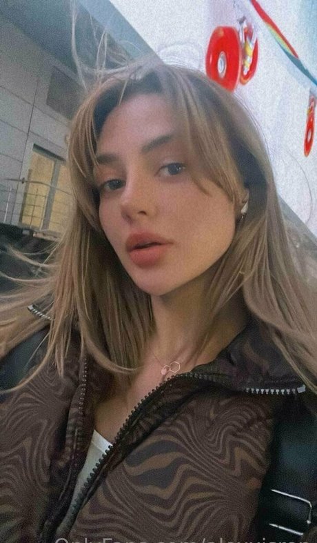 alexxisren naked onlyfans leak