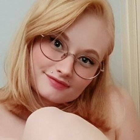 senpaisslut onlyfans model