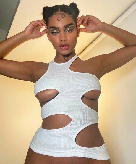 Aslayy Baugh onlyfans model