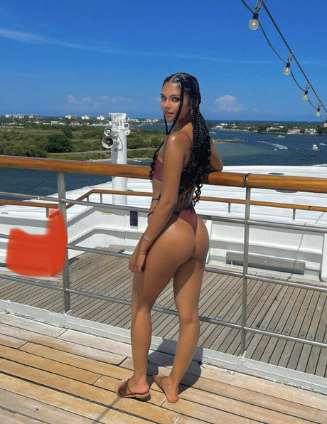 Tainamaria_ only fans nude