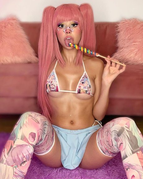 Nikki Barlowe onlyfans model images