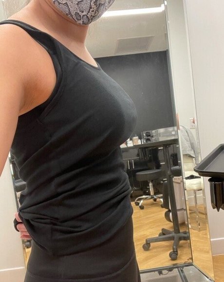 AdrianaSkye onlyfans pics