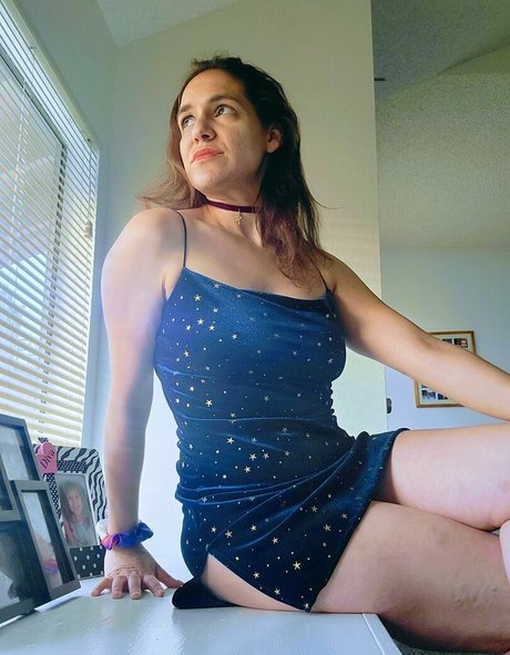 brunette beauty86 onlyfans nude leaked