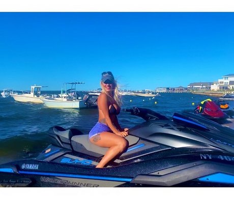 brittanybrittany naked onlyfans leaks