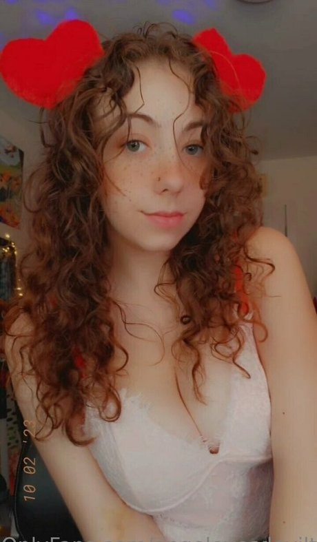 Angel Eyes Devil Thighs onlyfans topless