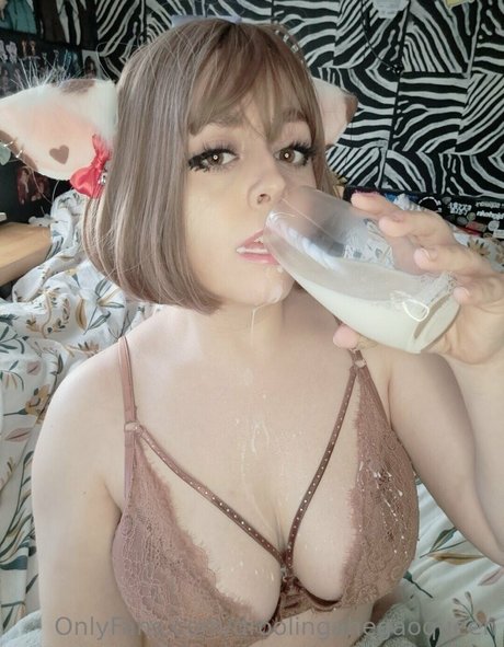 DroolingAhegaoQueen onlyfans strip tease