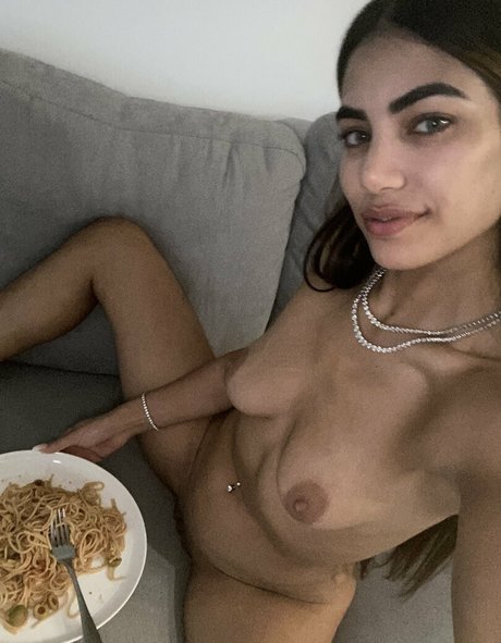 Daniella Vioti onlyfans tits
