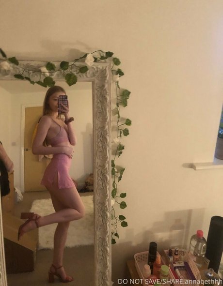 Annabeth Davies nude leak onlyfans