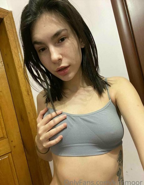 Kim Moor nude only fans