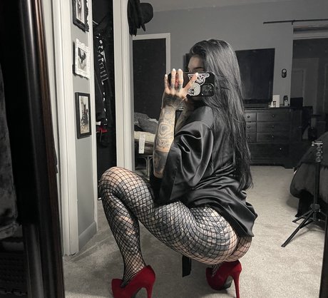 Fallenmoon13 is on onlyfans