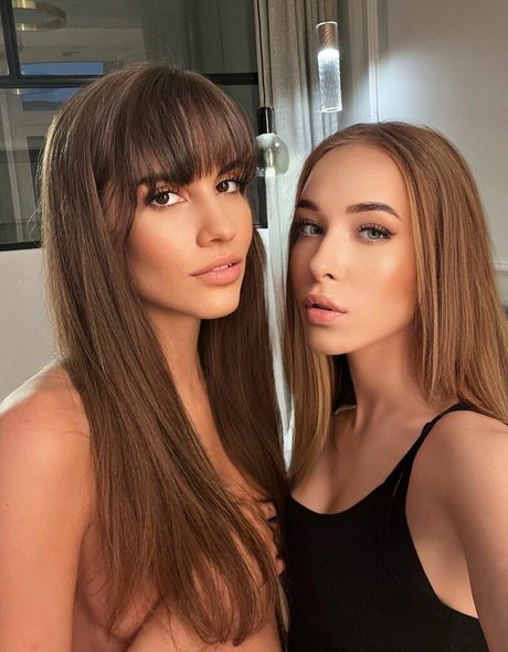 Lili Charmelle strip onlyfans