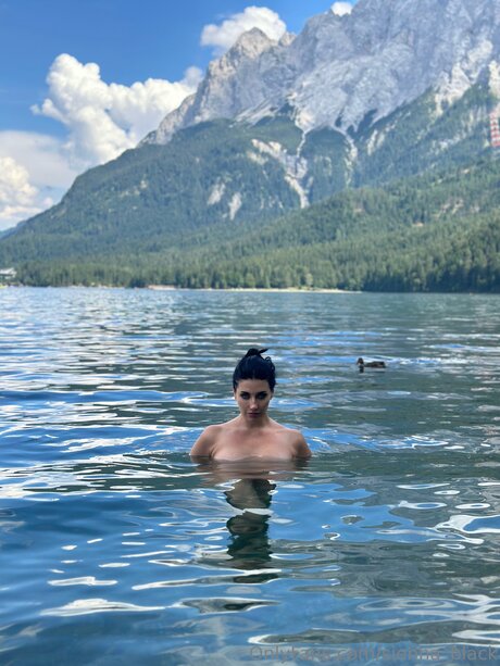 Sienna Black naked onlyfans leaks