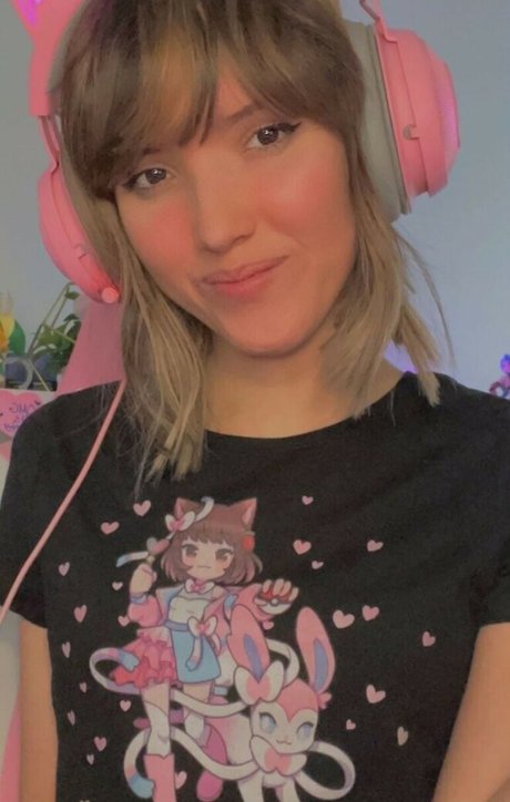 Strawberry Girl Kairi_ onlyfans leaks