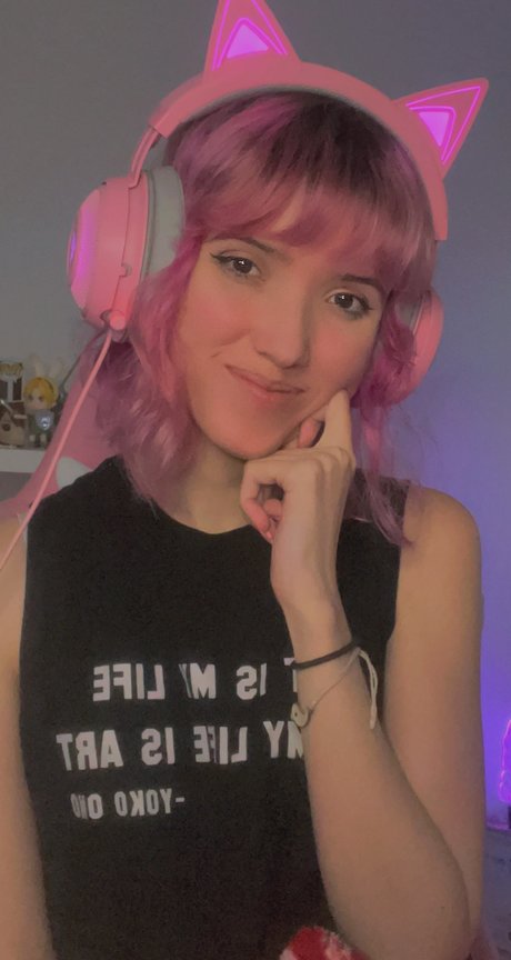 Strawberry Girl Kairi_ leak onlyfans