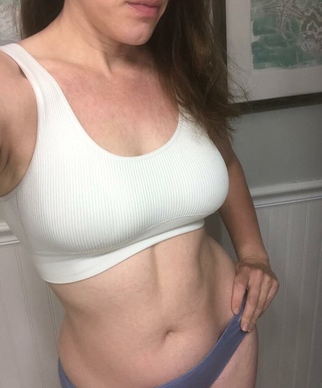 Emily Sequoia onlyfans leaked.