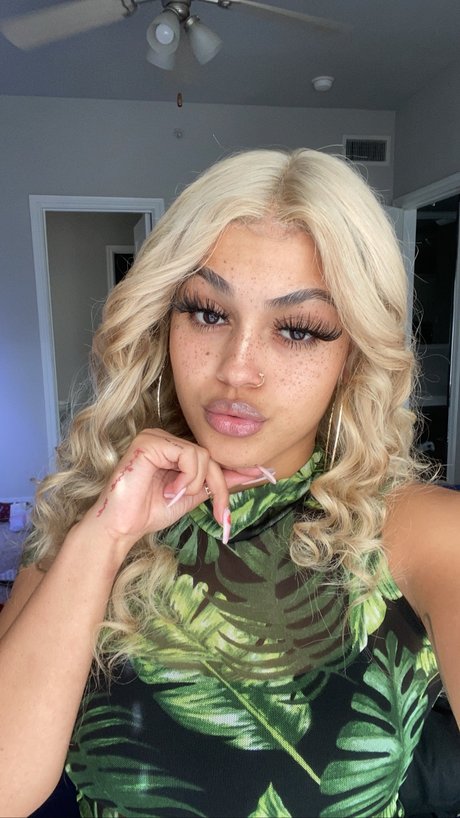 Ghana Mama only fans photos