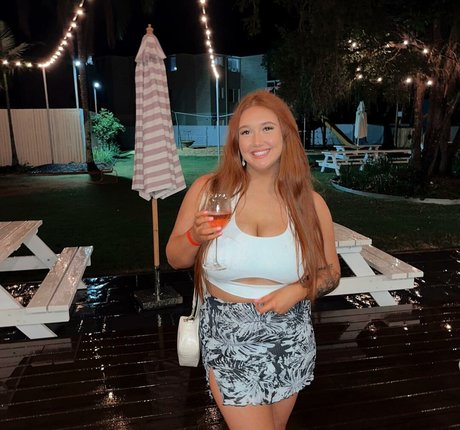 Hayley Aurisch onlyfans striptease