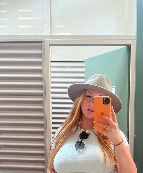 Hayley Aurisch onlyfans lean