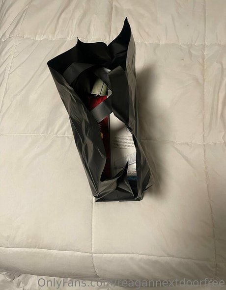 reagannextdoorfree hot onlyfans