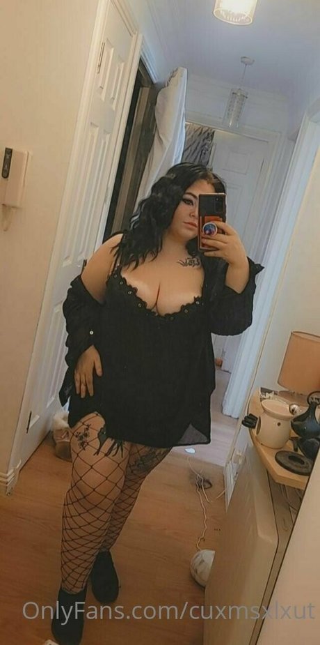 cuxmsxlxut onlyfans nude pics