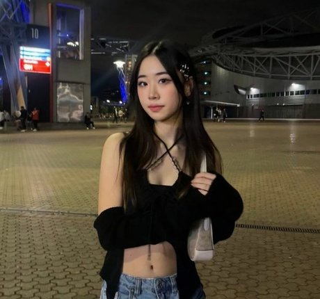 Ciana Yang onlyfans leajs