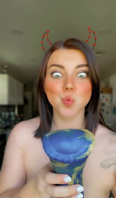 alexis peaches1 onlyfans explicit content