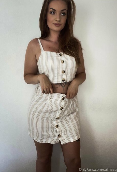 salinaqfree onlyfans nude porn