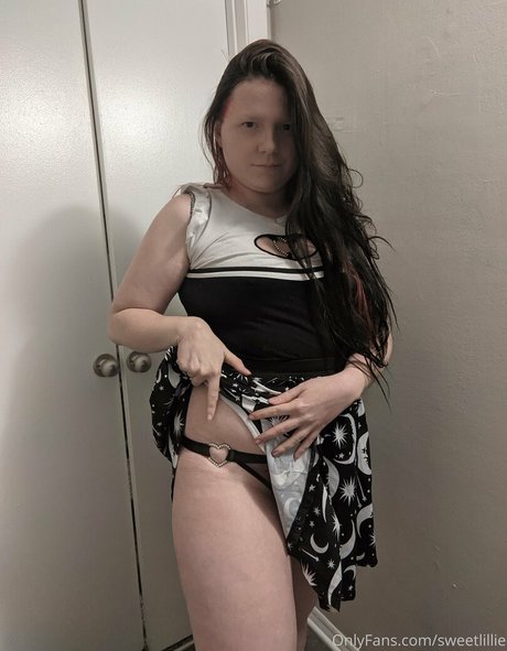 sweetlillie onlyfans leaked tits