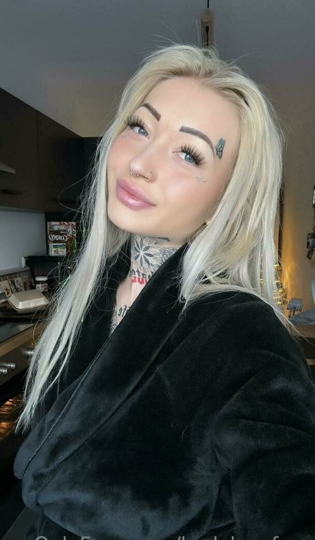 badxlucyfree onlyfans picture