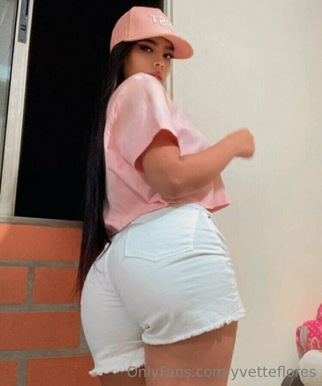 yvetteflores onlyfans pics nude