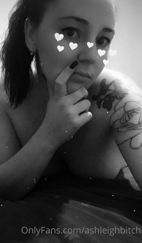 ashleighbitch onlyfans leaked pics