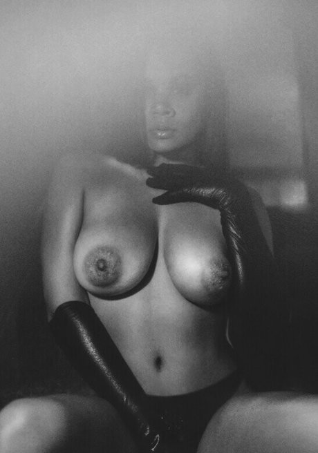 L Shima onlyfans strip