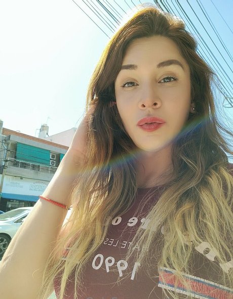 larawonder onlyfans naked leaked