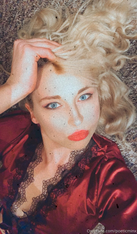 poeticminx onlyfans topless