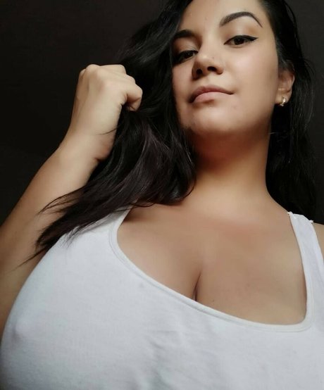 Isa Malone onlyfans model photos