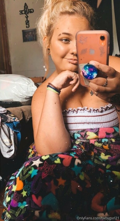 bxbygxrl21 onlyfans strip
