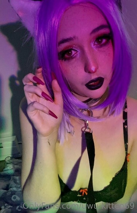 uwu kitten69 naked only fans